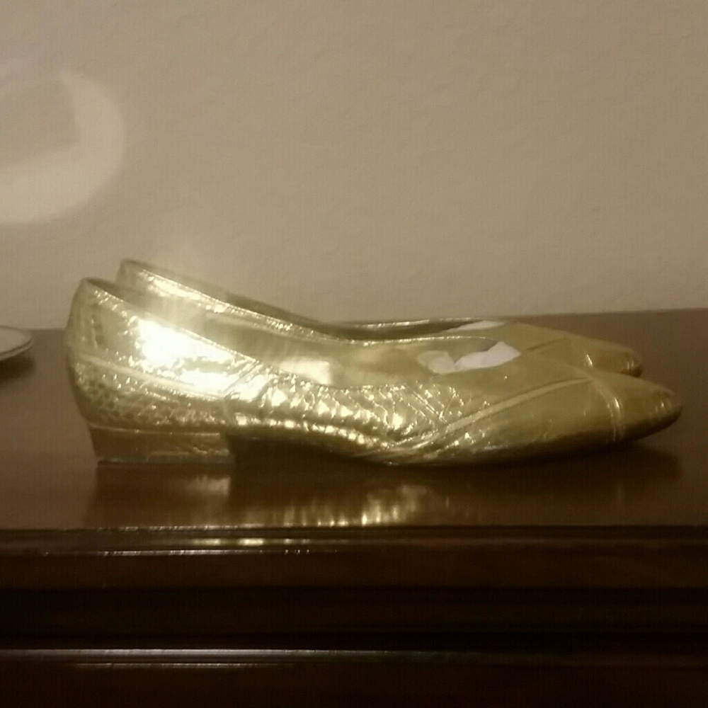 J Renee flats 8 5 AA